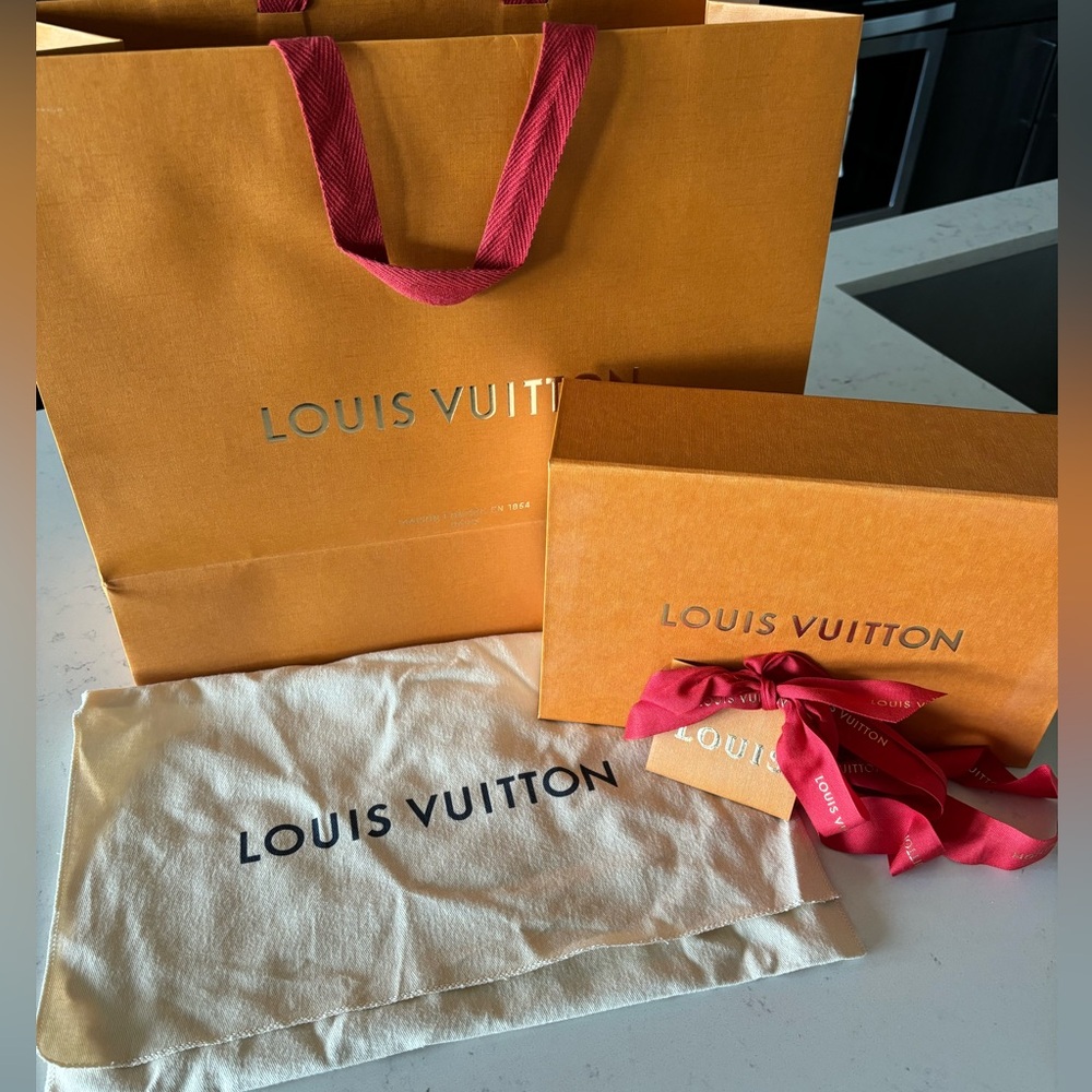 Louis Vuitton gift packaging set